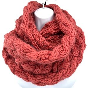 Basico Simple Wear NWT Chunky Knit‎ Dry Rose Infinity Scarf Soft Cozy Warm